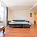 Nice Apartment Near The Place De La Concorde
